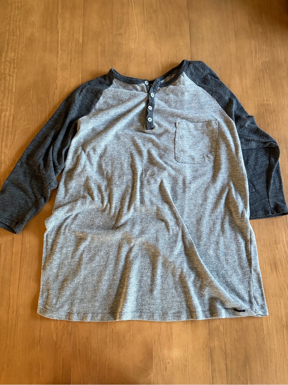 On the byas Men’s Two-Tone Gray Henley Raglan Long Sleeve